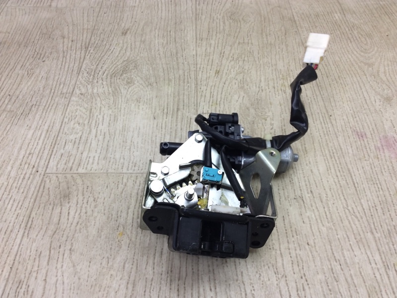 Замок крышки багажника TOYOTA VENZA 09-16 2009 3.5 2GR-FE 693500T010 Б/У