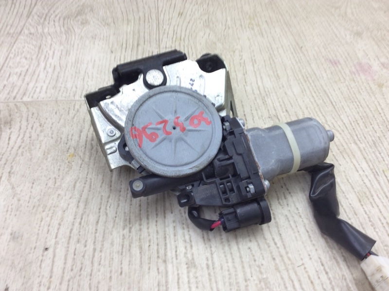 Замок крышки багажника TOYOTA VENZA 09-16 3.5 2GR-FE