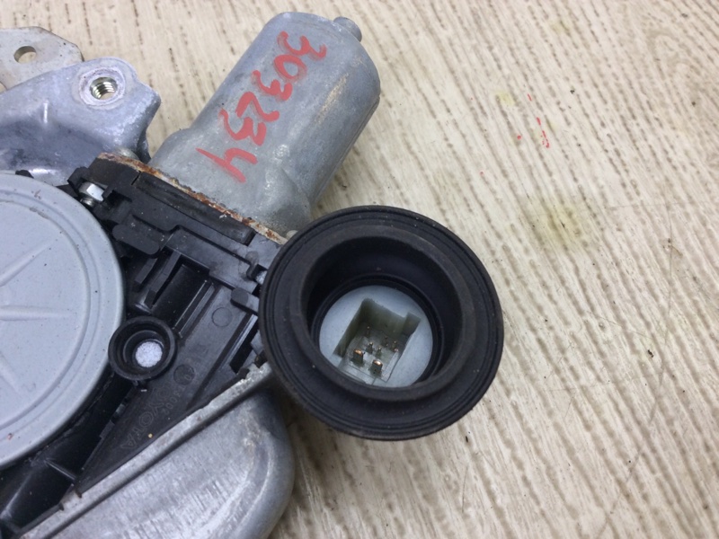 Стеклоподъемник задний левый VENZA 09-16 2009 3.5 2GR-FE Стеклоподъемник задний левый VENZA 09-16 2009 3.5 2GR-FE