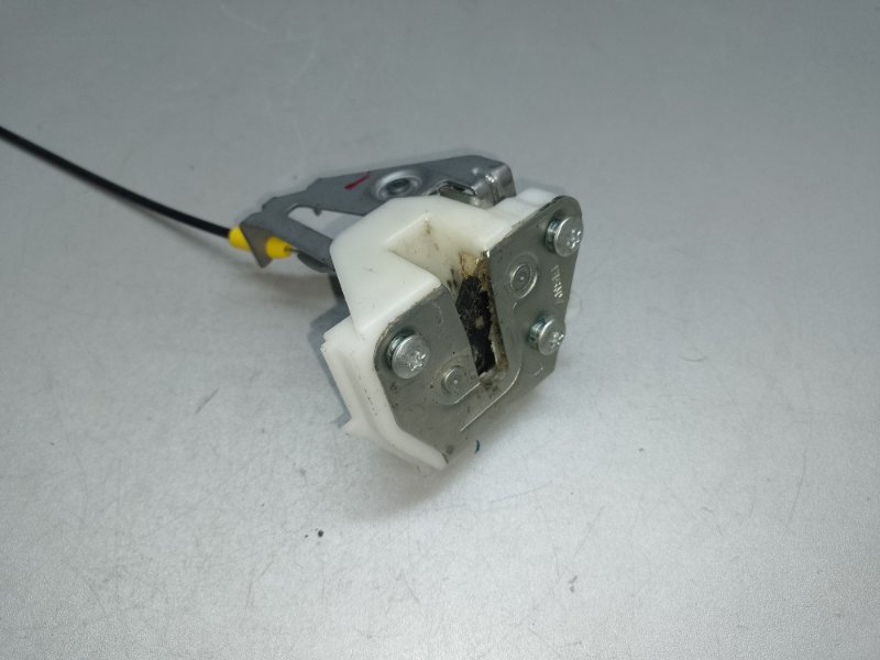 Замок крышки багажника левый MITSUBISHI OUTLANDER XL 05-13 2009 3.0 6B31 5808A026 Б/У