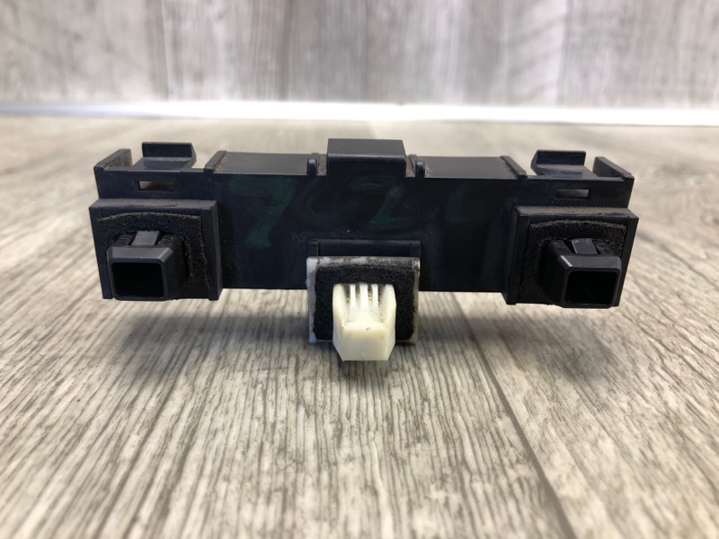 Кронштейн заднего бампера задний ACURA MDX (YD2) 06-13 2007 YD2 3.7 J37A1 71593-STX-A00 Б/У