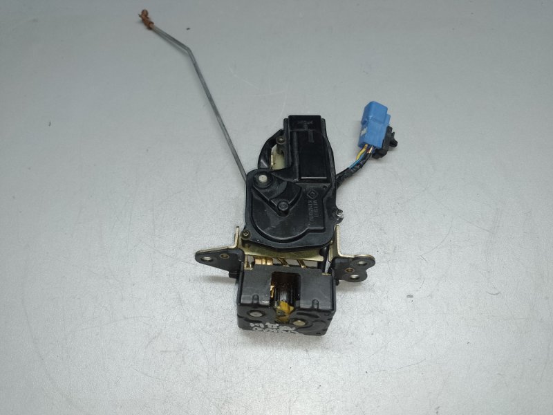 Замок стекла крышки багажника MATRIX 02-08 2002 ZZE132 1.8L 1ZZ-FE