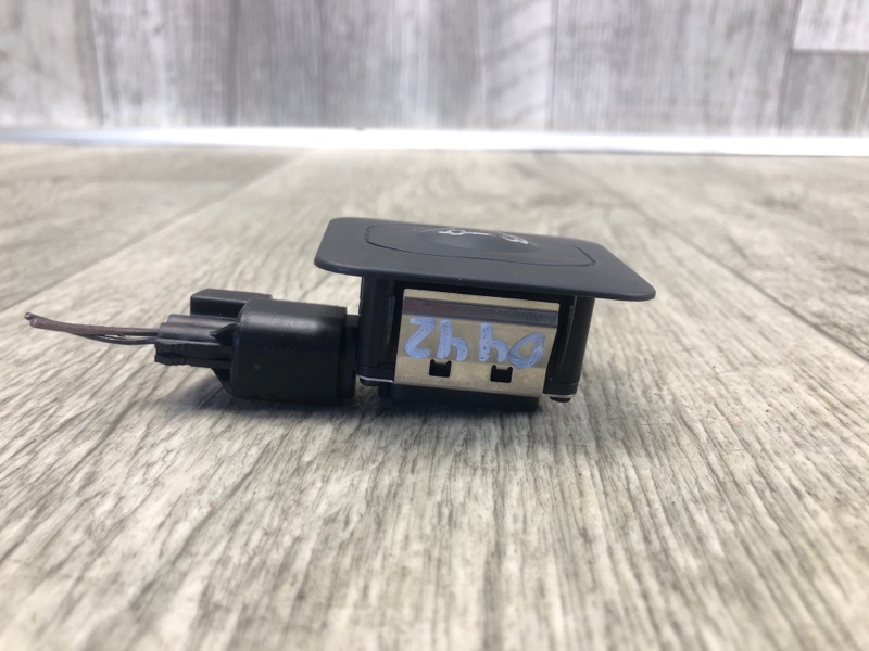 Кнопка открывания багажника внутренняя MKZ 13-20 2013 2.0 С20HDTX Кнопка открывания багажника внутренняя MKZ 13-20 2013 2.0 С20HDTX