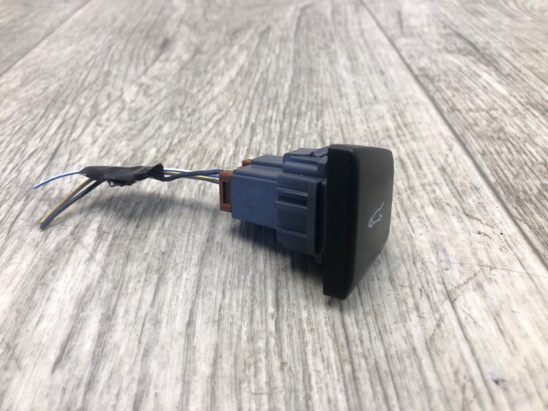 Кнопка открывания багажника внутренняя MKZ 13-20 2013 2.0 С20HDTX Кнопка открывания багажника внутренняя MKZ 13-20 2013 2.0 С20HDTX