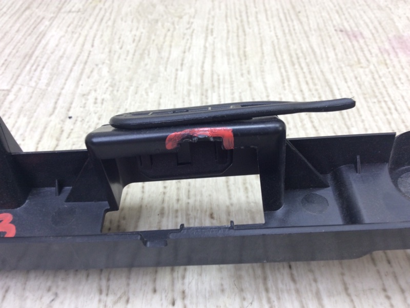 Кронштейн правый FIESTA 08-17 2017 1.6 C16HDEZ Кронштейн правый FIESTA 08-17 2017 1.6 C16HDEZ