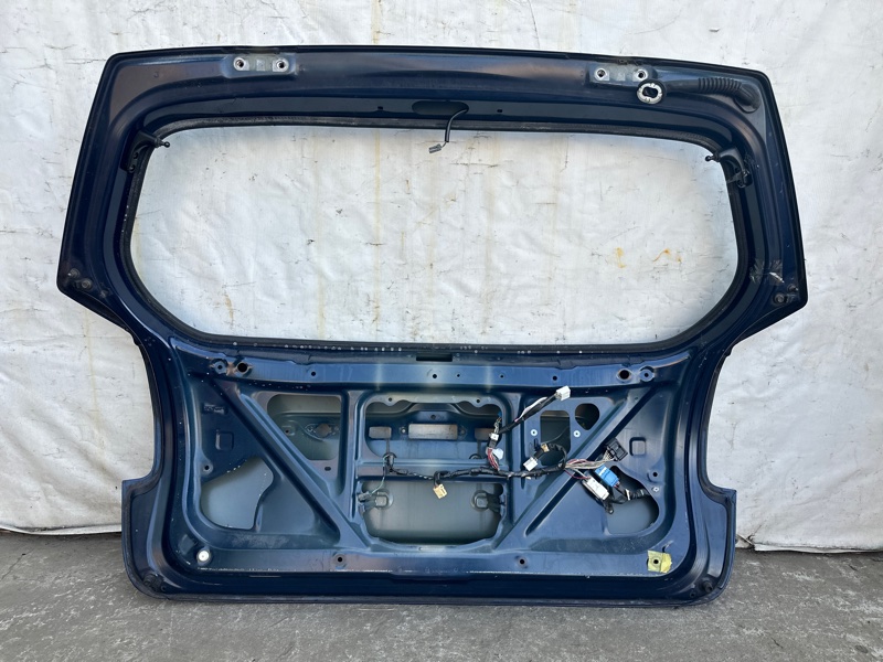 Крышка багажника MATRIX 02-08 2002 ZZE132 1.8L 1ZZ-FE