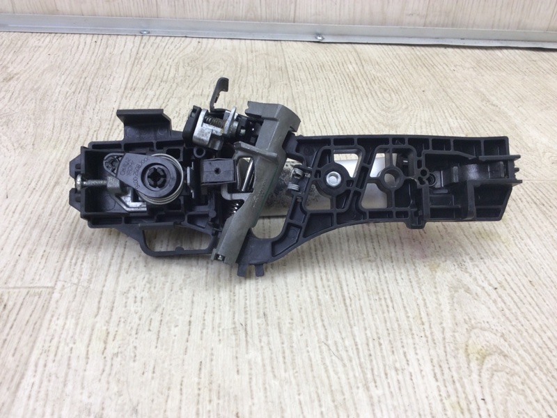 Ручка двери наружная передняя левая FIESTA 08-17 2017 1.6 C16HDEZ