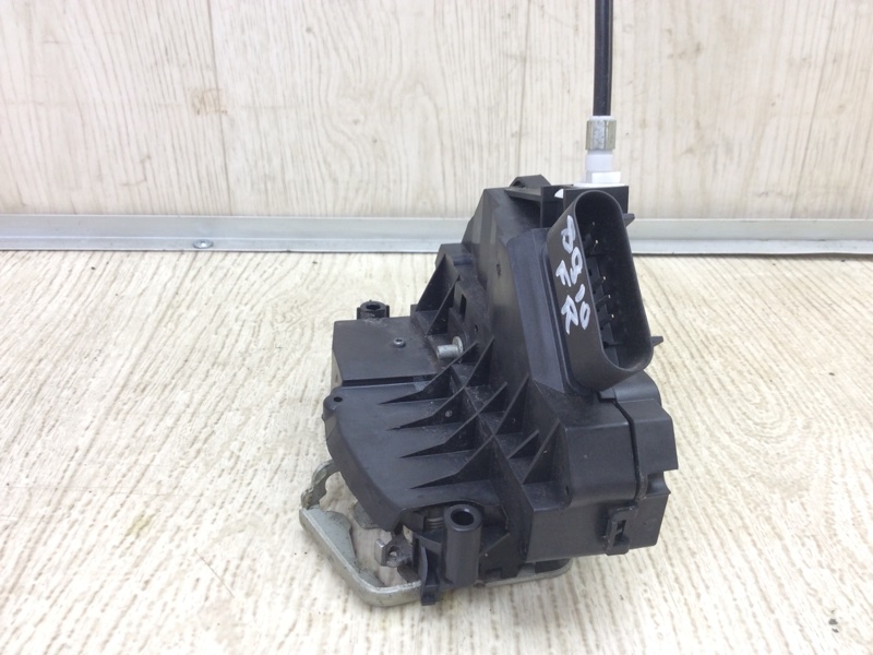 Замок двери передний правый FIESTA 08-17 2017 1.6 C16HDEZ