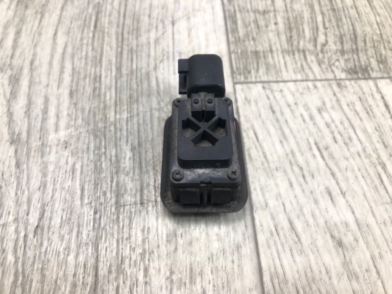 Кнопка открывания багажника наружная MKZ 13-20 2013 2.0 С20HDTX Кнопка открывания багажника наружная MKZ 13-20 2013 2.0 С20HDTX