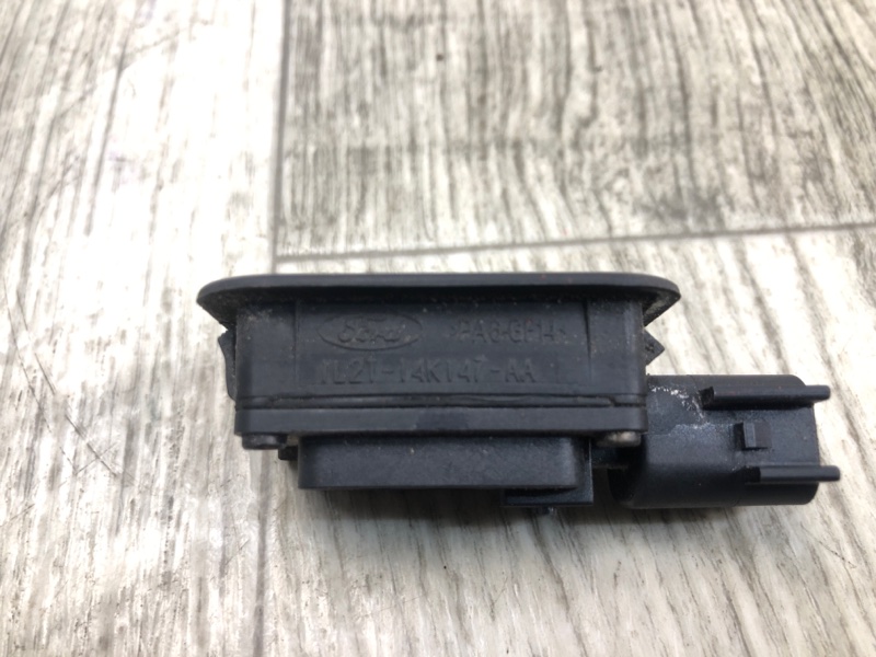 Кнопка открывания багажника наружная MKZ 13-20 2013 2.0 С20HDTX Кнопка открывания багажника наружная MKZ 13-20 2013 2.0 С20HDTX