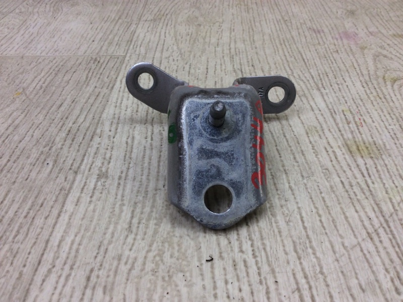 Запчасть петля двери верхняя задняя правая FORD FIESTA 08-17 2017 1.6 C16HDEZ 8A6Z-5826800-B Б/У Петля двери верхняя задняя правая FORD FIESTA 08-17 2017 1.6 C16HDEZ 8A6Z-5826800-B Б/У