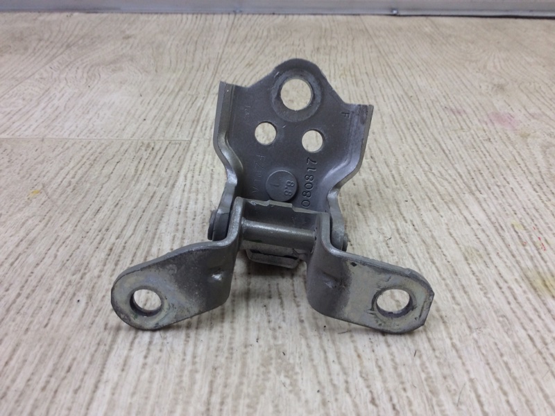 Петля двери верхняя передняя правая FIESTA 08-17 2017 1.6 C16HDEZ