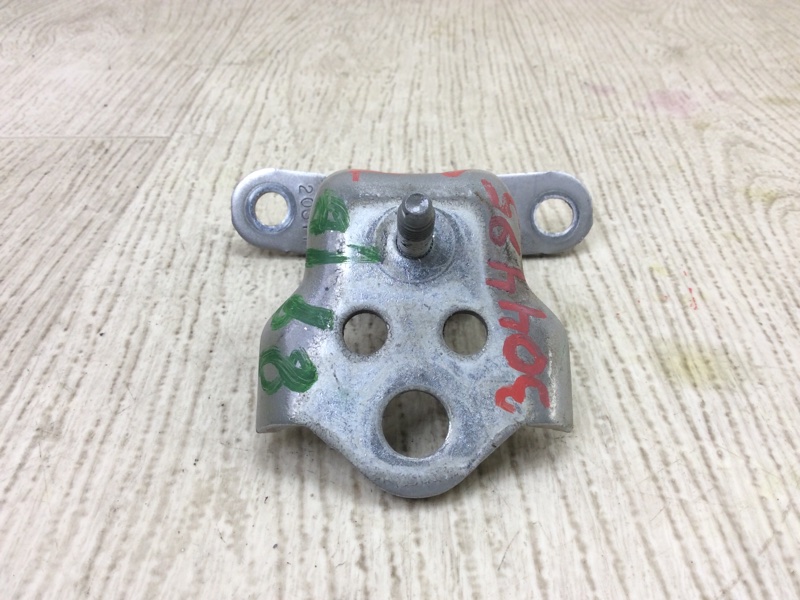 Запчасть петля двери нижняя задняя левая FORD FIESTA 08-17 2017 1.6 C16HDEZ G2BZ-5426811-A Б/У Петля двери нижняя задняя левая FORD FIESTA 08-17 2017 1.6 C16HDEZ G2BZ-5426811-A Б/У