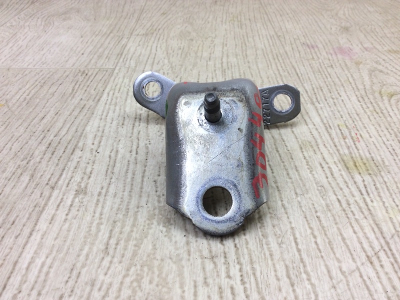 Петля двери нижняя передняя левая FORD FIESTA 08-17 2017 1.6 C16HDEZ AE8Z-5822811-A Б/У