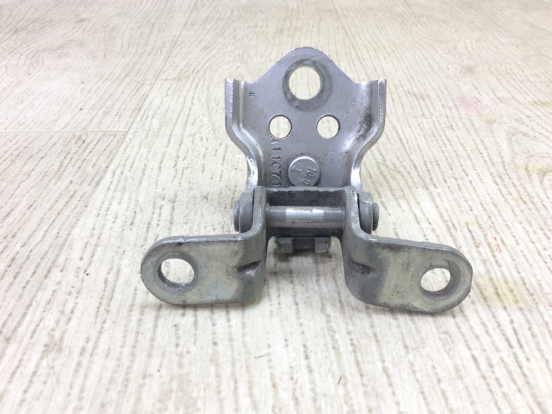 Петля двери нижняя задняя правая FIESTA 08-17 2017 1.6 C16HDEZ