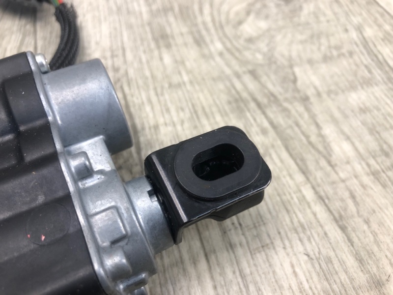 Привод открывания крышки багажника MKZ 13-20 2013 2.0 С20HDTX Привод открывания крышки багажника MKZ 13-20 2013 2.0 С20HDTX