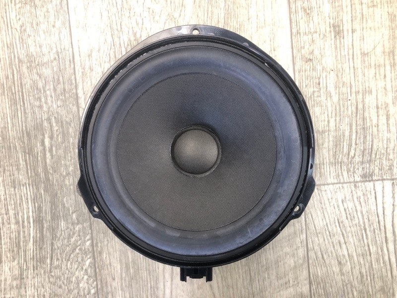 Запчасть динамик задний LINCOLN MKZ 13-20 2013 2.0 С20HDTX DP5Z-18808-B Б/У Динамик задний LINCOLN MKZ 13-20 2013 2.0 С20HDTX DP5Z-18808-B Б/У