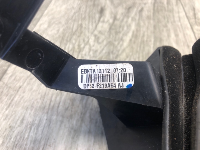 Направляющая стекла двери передняя правая MKZ 13-20 2013 2.0 С20HDTX