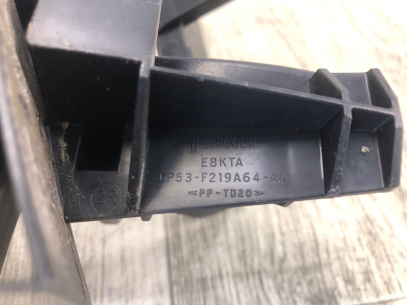 Направляющая стекла двери передняя правая MKZ 13-20 2013 2.0 С20HDTX