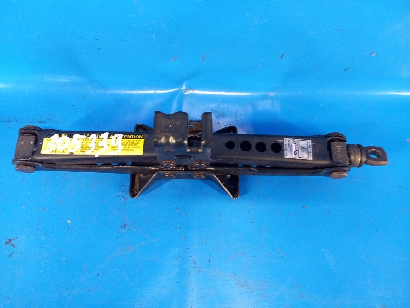 Домкрат CAMRY 40 06-11