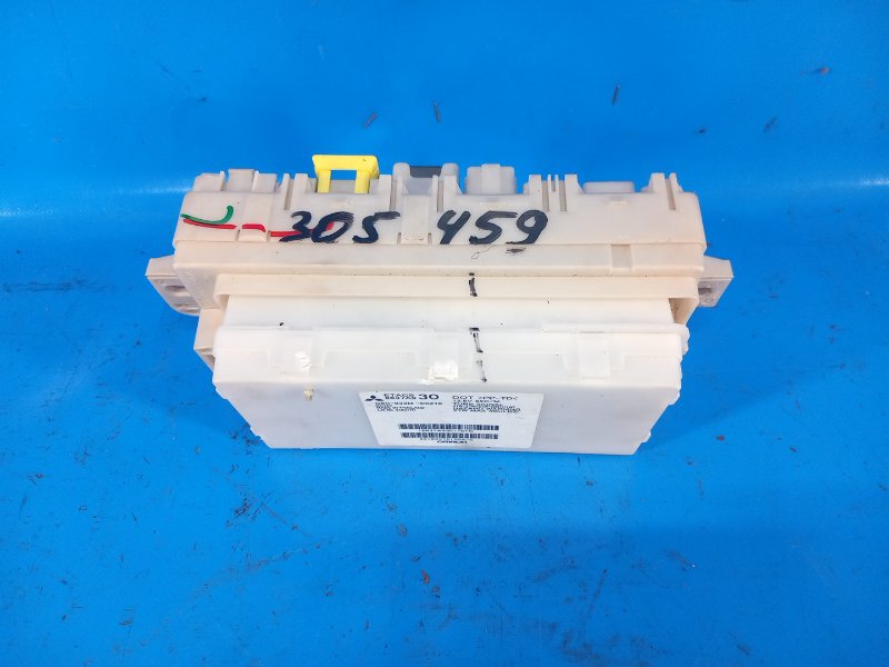 Блок предохранителей салон MIRAGE 13- 2013 1.2 3A92