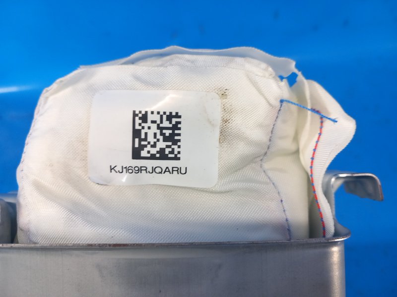 Подушка безопасности пассажира MX-5 15- 2018 ND 2.0 PE-VPS Подушка безопасности пассажира MX-5 15- 2018 ND 2.0 PE-VPS