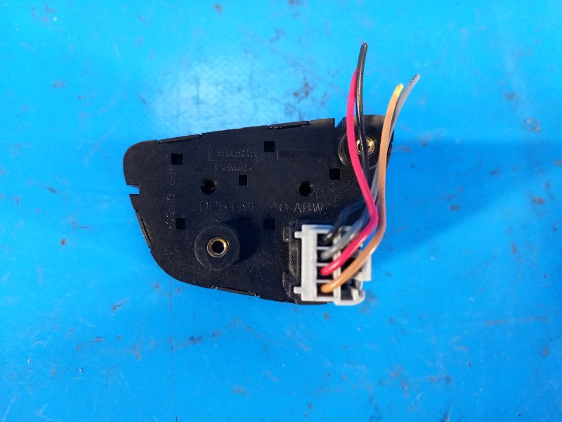 Кнопка управления магнитолой на руль LINCOLN MKZ 13-20