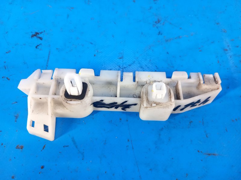 Кронштейн заднего бампера левый MIRAGE 13- 2013 1.2 3A92 Кронштейн заднего бампера левый MIRAGE 13- 2013 1.2 3A92