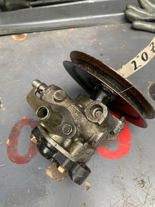 Насос ГУР GALANT 87-93