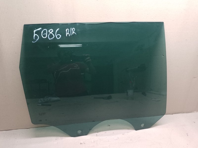 Стекло двери заднее правое VOLKSWAGEN TOUAREG 02-10 2007 BHK 3.6 7L6 845 206 E Б/У