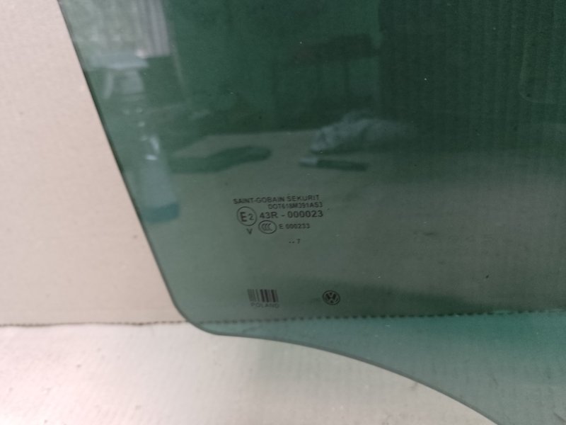Стекло двери заднее правое VOLKSWAGEN TOUAREG 02-10 BHK 3.6