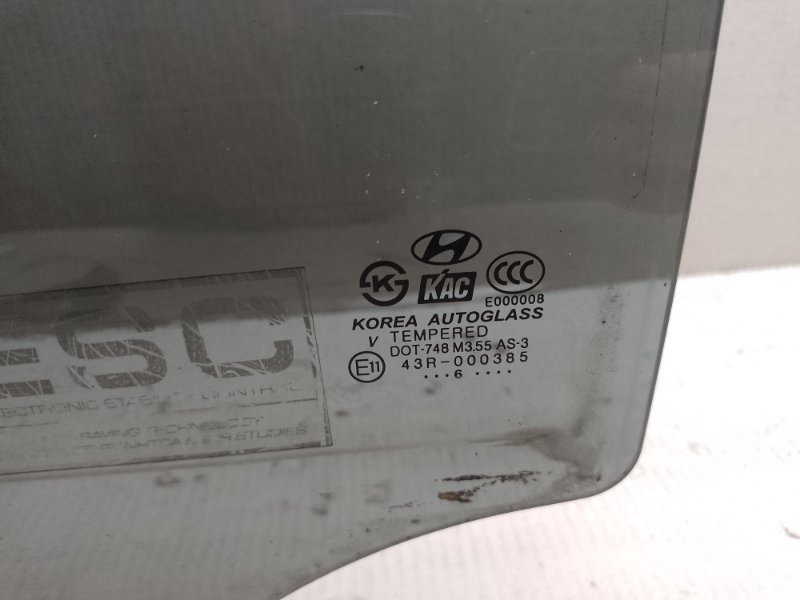 Стекло двери заднее левое HYUNDAI TUCSON 04-10 2.7 G6BA Стекло двери заднее левое HYUNDAI TUCSON 04-10 2.7 G6BA