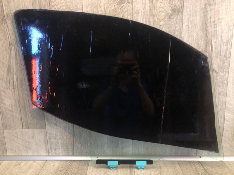 Стекло двери переднее левое NV200 USA 13- 2013 2.0 MR20DE