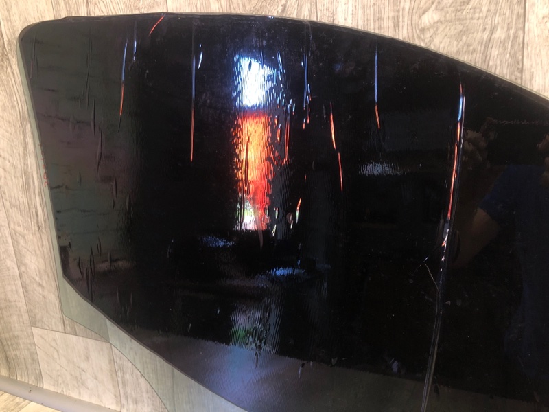 Стекло двери переднее левое NV200 USA 13- 2013 2.0 MR20DE