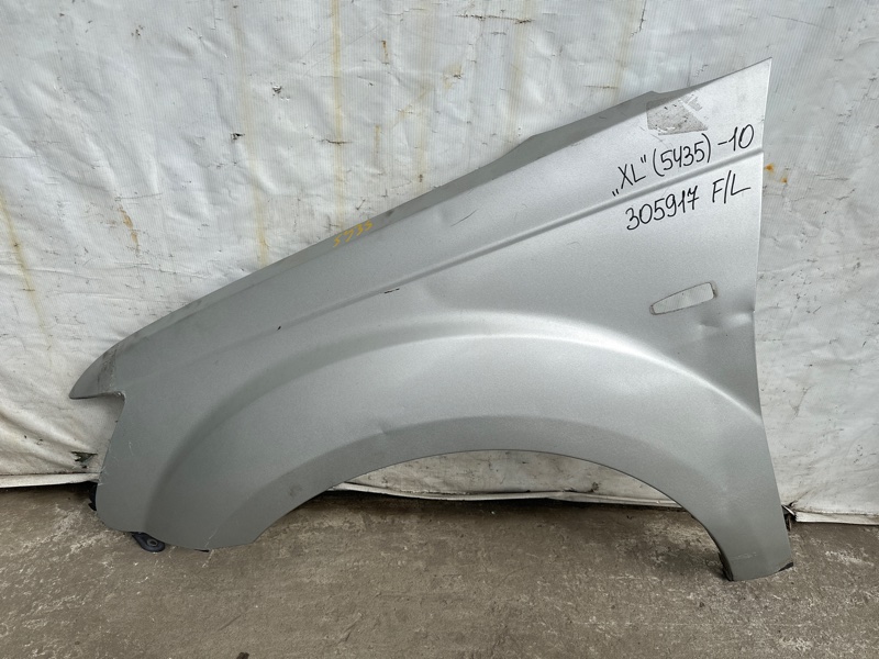Крыло переднее левое OUTLANDER XL 05-13 2006 3.0 6B31