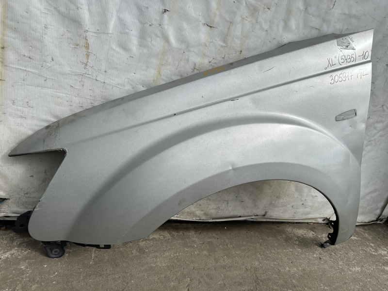 Крыло переднее левое OUTLANDER XL 05-13 2006 3.0 6B31