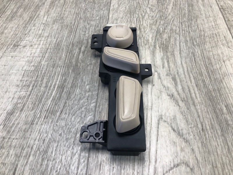 Блок кнопок памяти сидений передний левый CAMRY 70 17- 2020 GSV70 2.5 A25AFKS Блок кнопок памяти сидений передний левый CAMRY 70 17- 2020 GSV70 2.5 A25AFKS