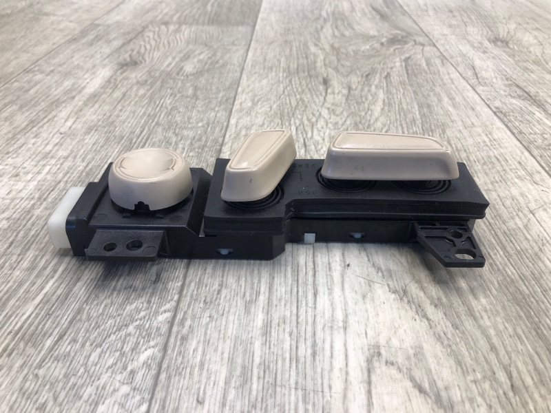 Блок кнопок памяти сидений передний левый CAMRY 70 17- 2020 GSV70 2.5 A25AFKS Блок кнопок памяти сидений передний левый CAMRY 70 17- 2020 GSV70 2.5 A25AFKS