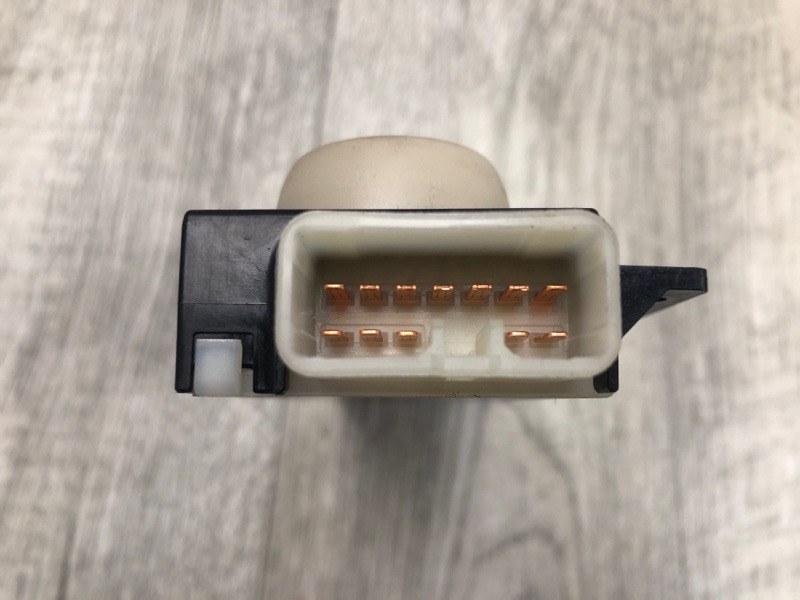 Блок кнопок памяти сидений передний левый CAMRY 70 17- 2020 GSV70 2.5 A25AFKS Блок кнопок памяти сидений передний левый CAMRY 70 17- 2020 GSV70 2.5 A25AFKS