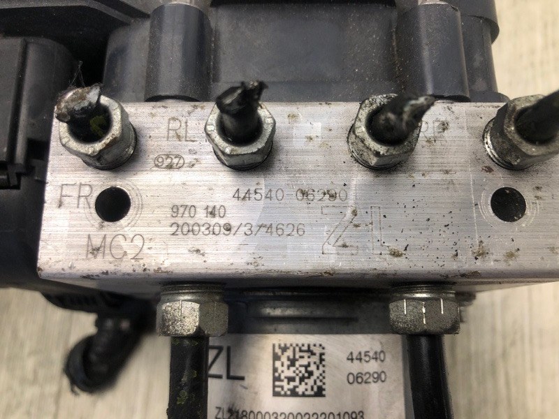 Блок ABS CAMRY 70 17- 2020 GSV70 2.5 A25AFKS