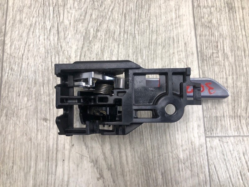 Ручка двери внутренняя передняя левая CAMRY 70 17- 2020 GSV70 2.5 A25AFKS