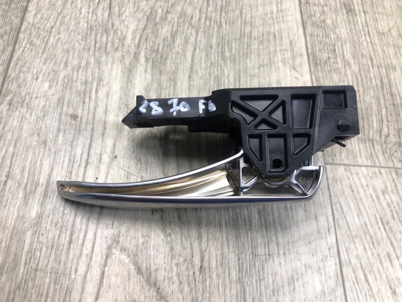 Ручка двери внутренняя передняя левая TOYOTA CAMRY 70 17- GSV70 2.5 A25AFKS