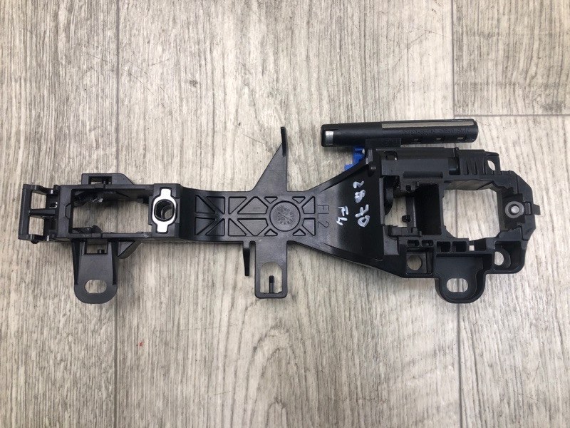 Запчасть кронштейн ручки двери передний левый TOYOTA CAMRY 70 17- 2020 GSV70 2.5 A25AFKS 6920206160 Б/У Кронштейн ручки двери передний левый TOYOTA CAMRY 70 17- 2020 GSV70 2.5 A25AFKS 6920206160 Б/У