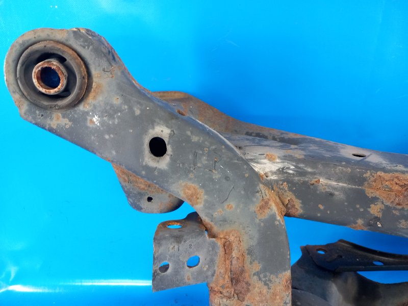 Балка задней подвески 200 10-14 2013 3.6 ERB