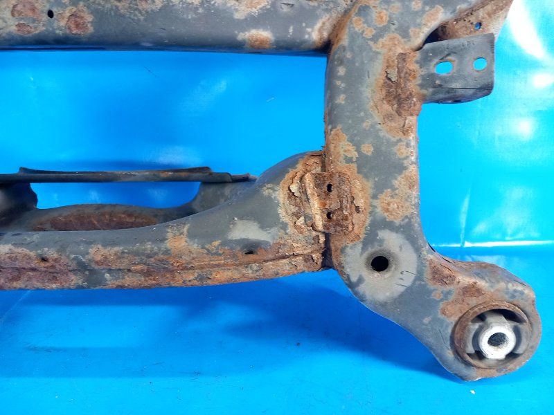 Балка задней подвески 200 10-14 2013 3.6 ERB