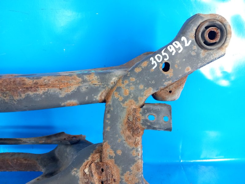 Балка задней подвески 200 10-14 2013 3.6 ERB