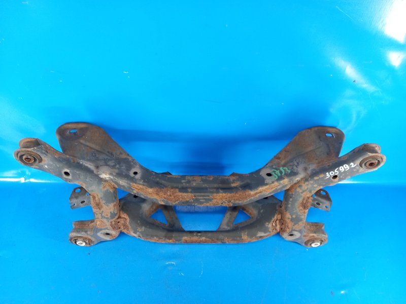 Балка задней подвески 200 10-14 2013 3.6 ERB