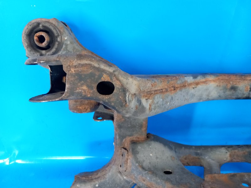 Балка задней подвески 200 10-14 2013 3.6 ERB