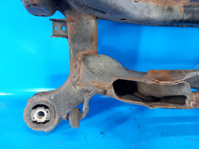 Балка задней подвески 200 10-14 2013 3.6 ERB