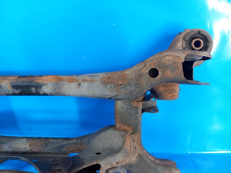 Балка задней подвески 200 10-14 2013 3.6 ERB